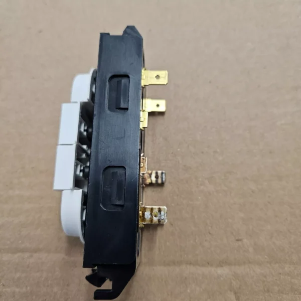 Maytag dryer 4- button switch - 33002414 *used** - Image 3