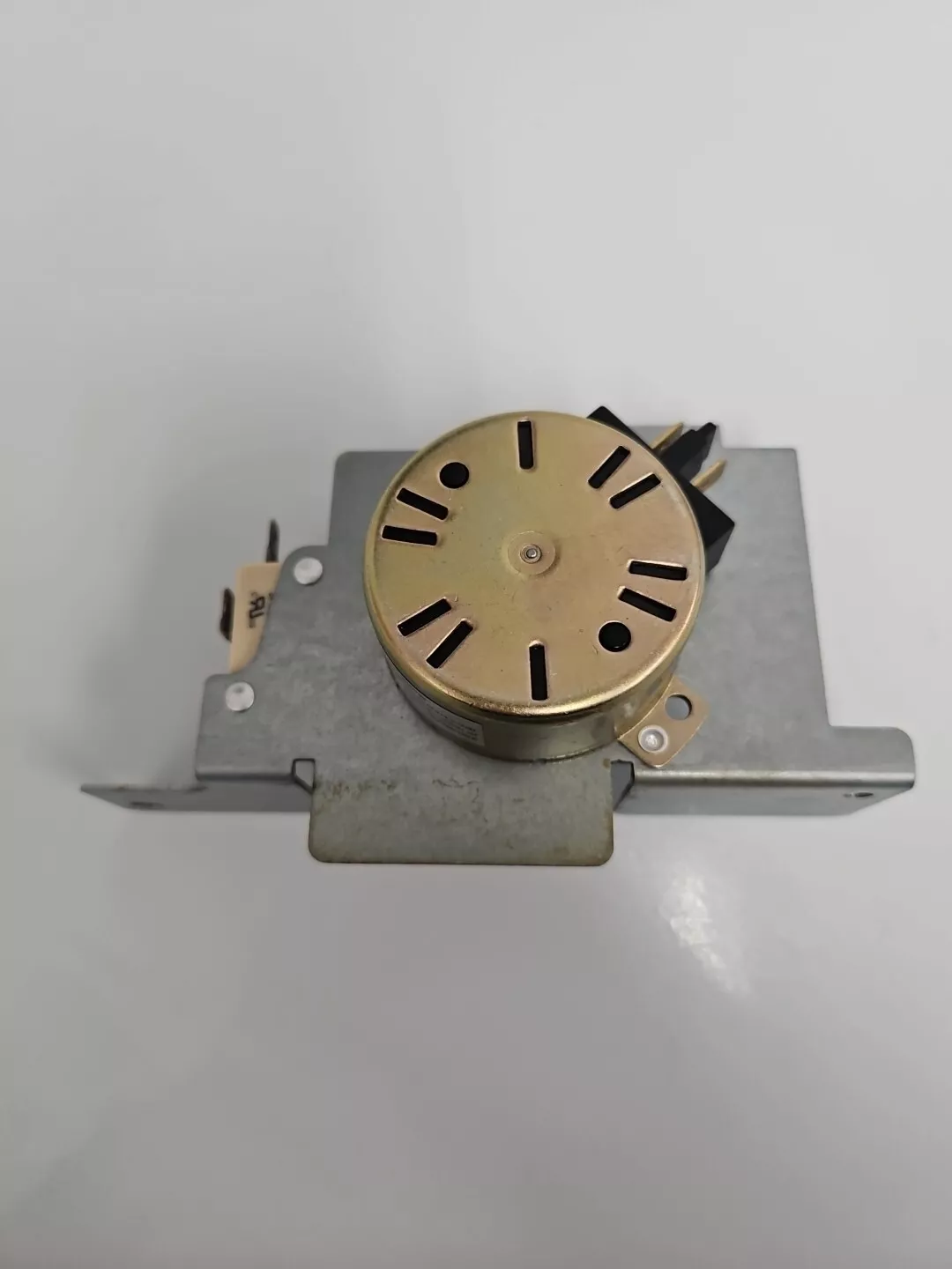 Latch Frigidaire Range –  316464300  *used**