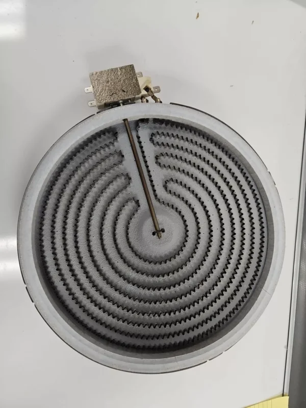 Burner Frigidaire Range  - 316135401   *used**