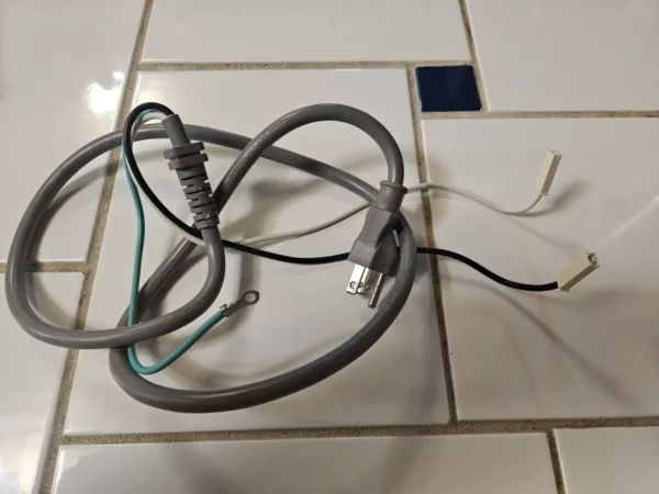 Frigidaire Microwave Power Cord  - 5304512501  *used**