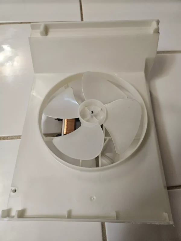 Frigidaire Microwave Cooling Fan Assembly  - 5304464118  *used**