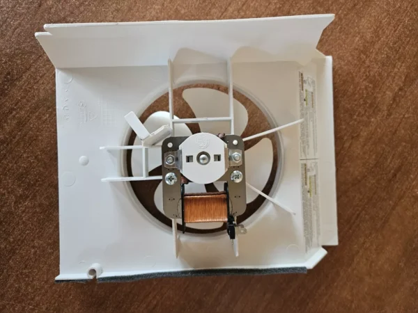 GE Microwave Cooling Motor With Blade & Housing - WB26X10274 WB39X10042 WB06X10860  *used** - Image 2