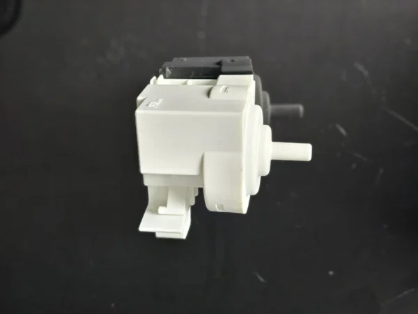 Electrolux Washer Pressure Switch  -  5304505436  *used**