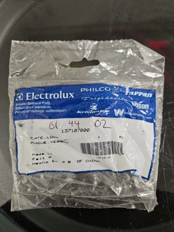 Frigidaire Washer  Trunnion Lock Plate  -137107000  *NEW** - Image 2
