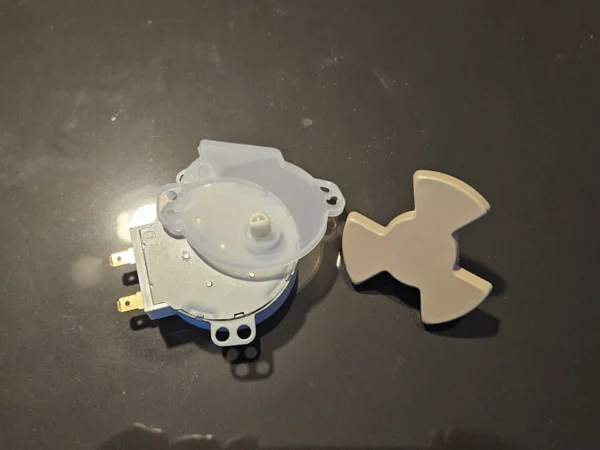 Frigidaire Microwave Turntable Motor & Coupler  -   5304513471 5304513472   *OPEN BOX* - Image 2