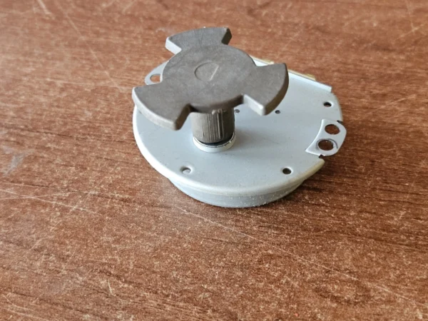 GE Microwave Turntable Motor & Coupler  -   WB26X10233 WB06X10815  *used* - Image 3
