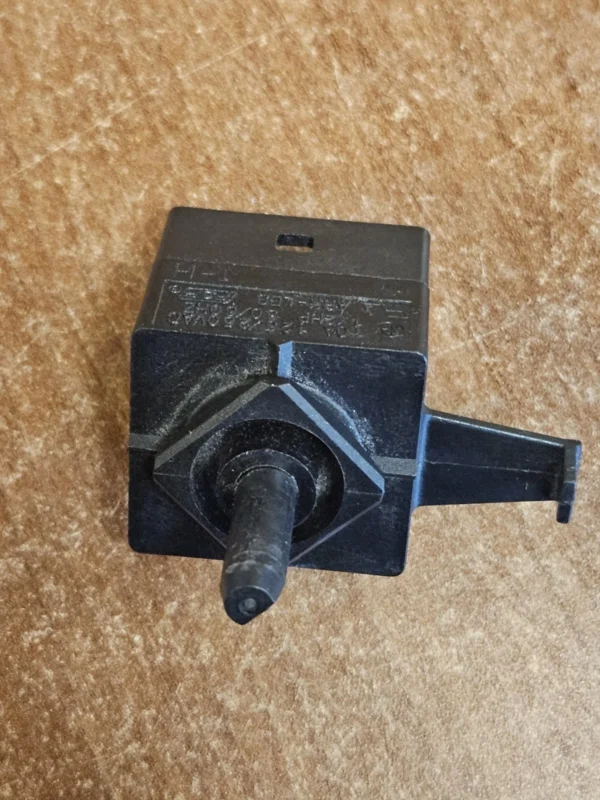 Whirlpool Dryer Wrinkle Guard Switch -   3405154  *used* - Image 2