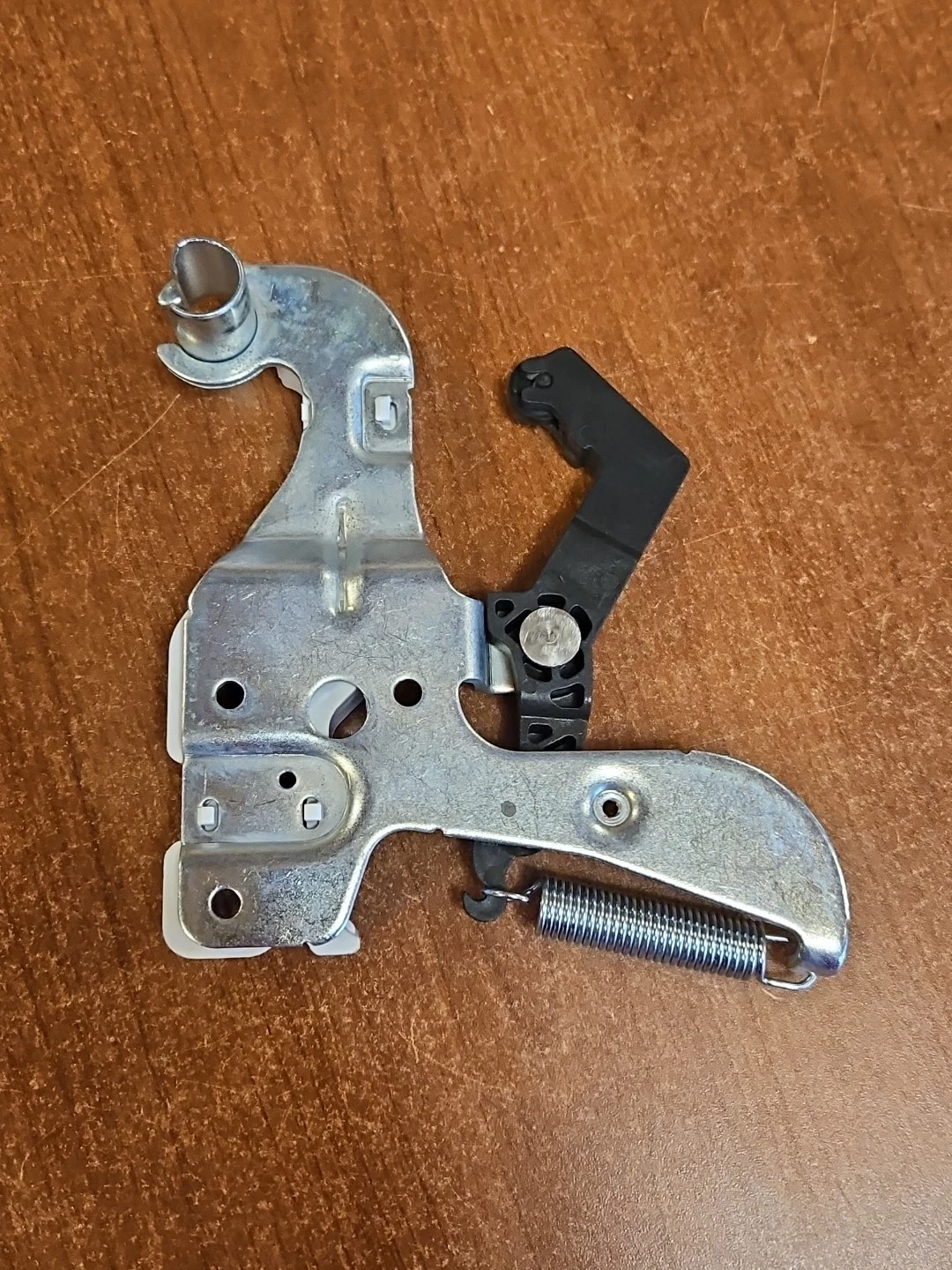 GE Refrigerator Hinge Top LH & Spring    –  WR13X24929 WR02X25443  *used*