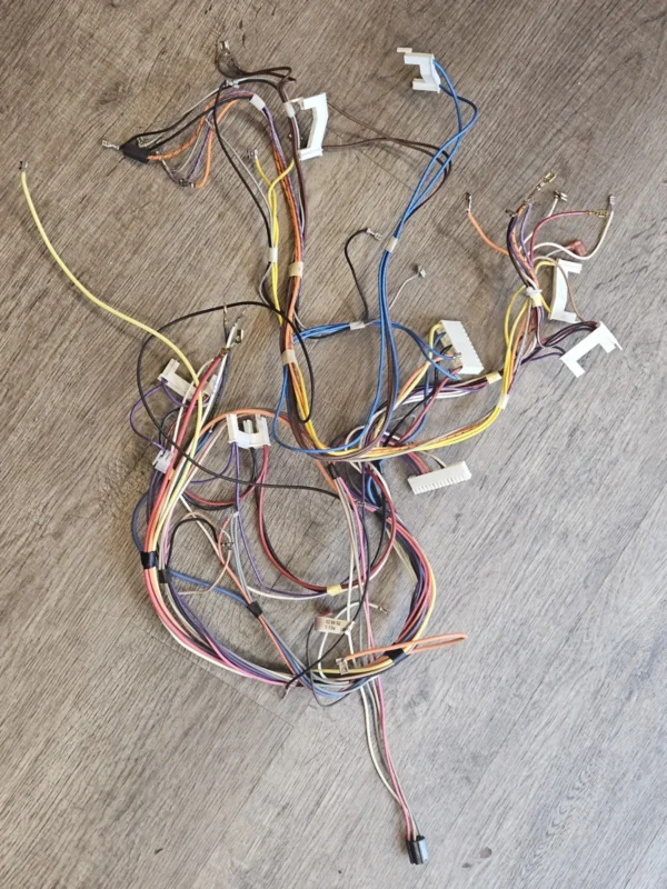 Frigidaire Range Main Wire Harness  -   316580275   *used*